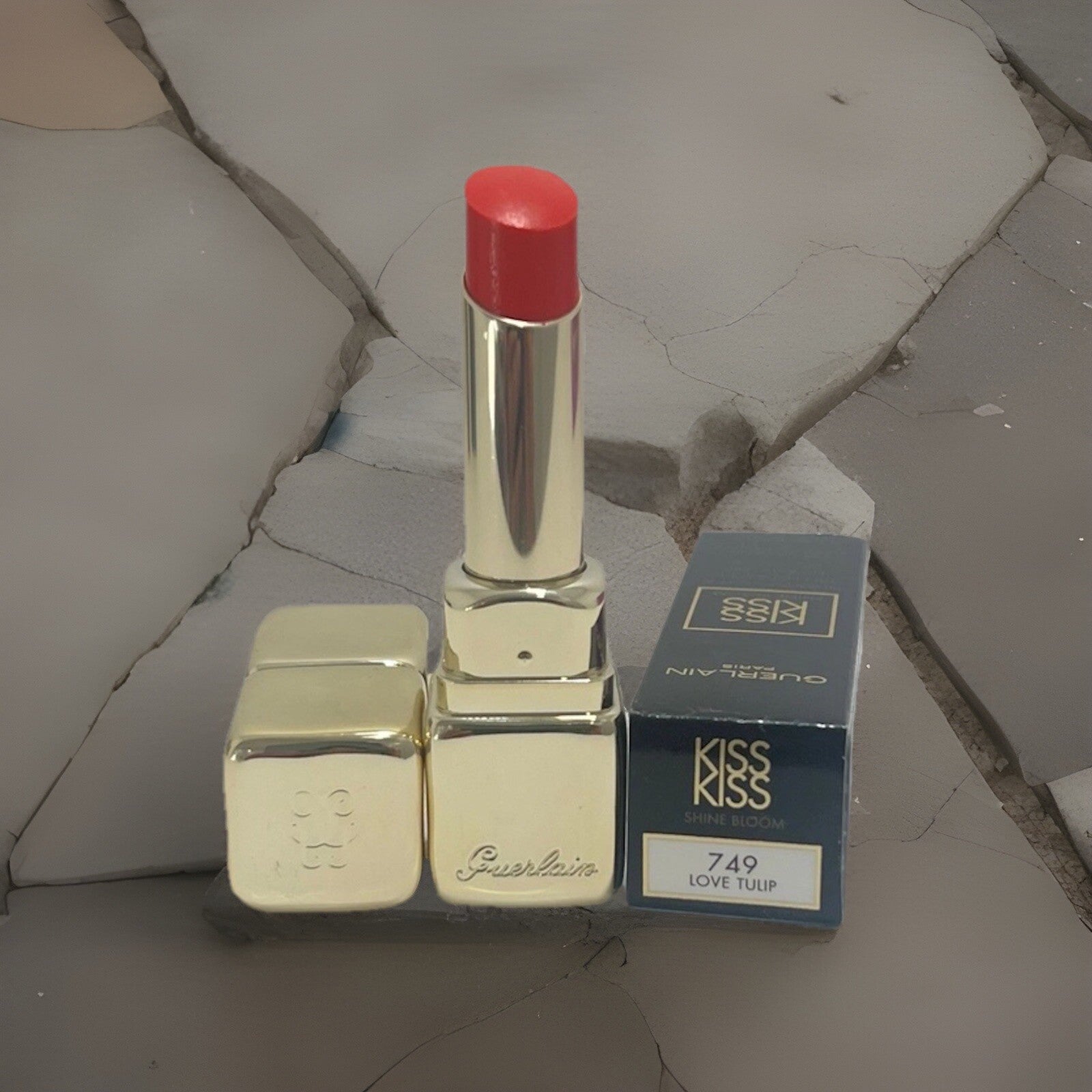 Guerlain KissKiss Shine Bloom Lip Colour 749 Love Tulip New In Box