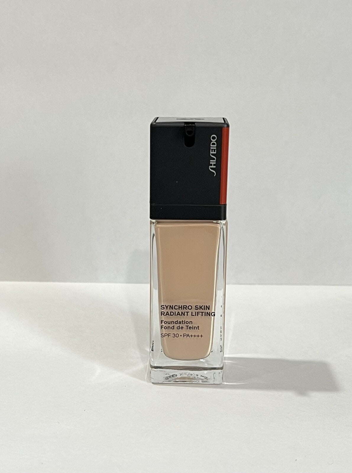 Shiseido Syncro Skin Radiant  Foundation 140 PORCELAIN SPF 30 1oz DISCONTINUED