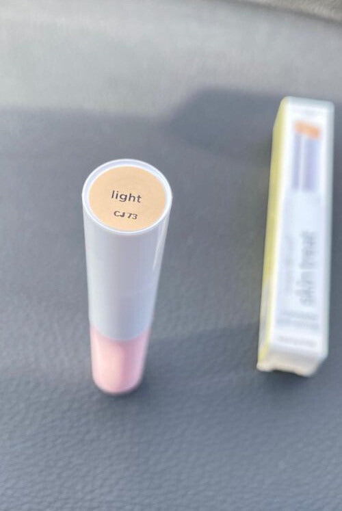 Tarte Skin Treat Concealer Shade LIGHT Fresh And New In Box